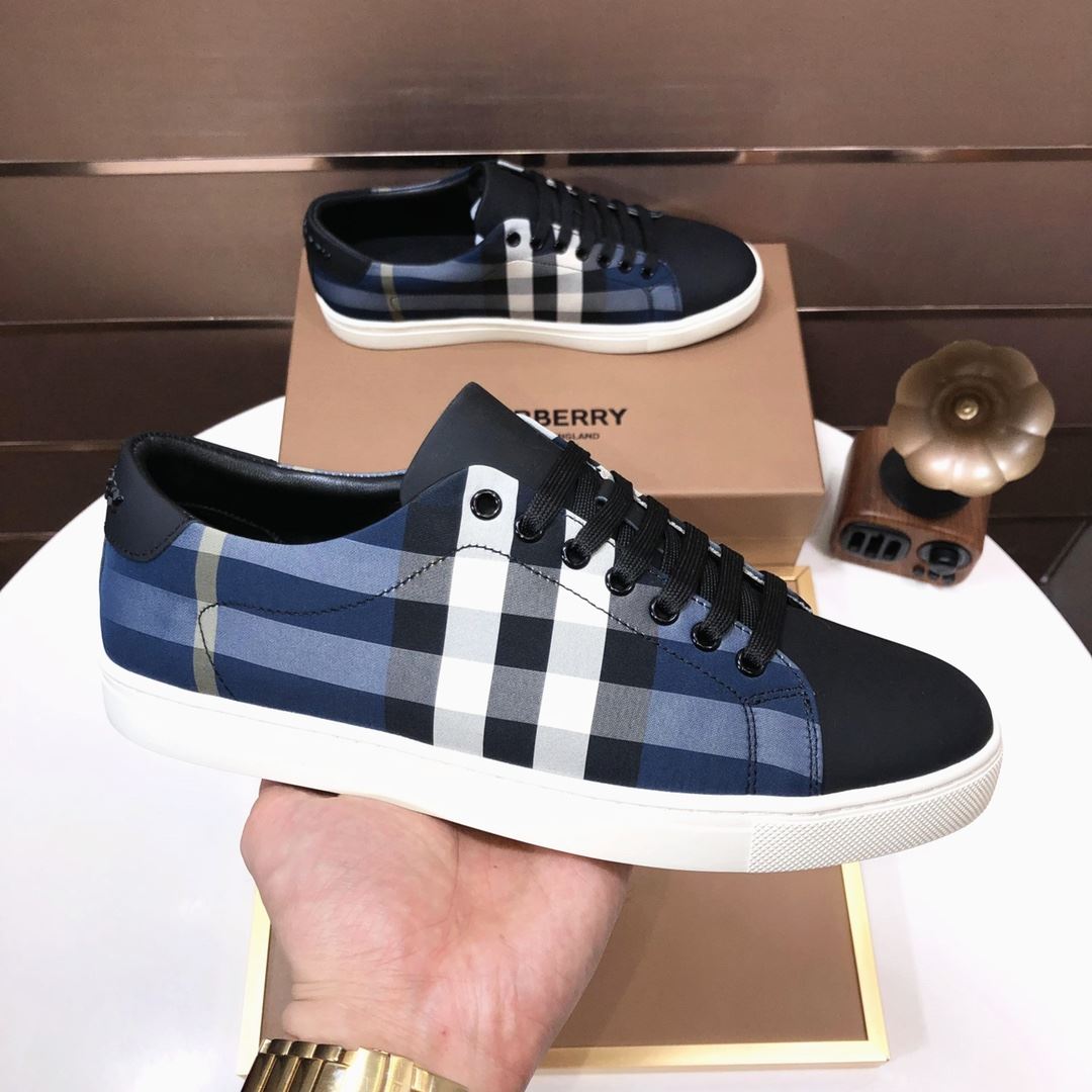 Burberry Low Shoes